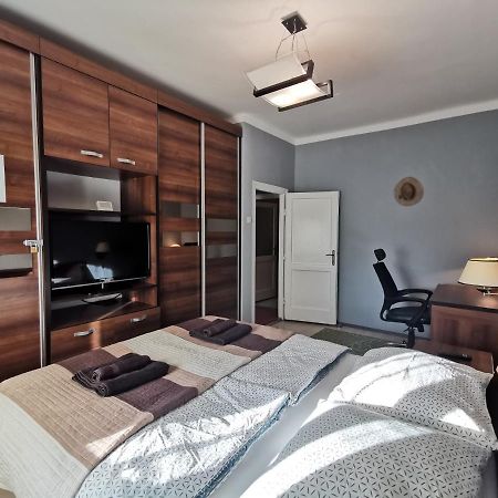 מישקולץ Smart Business Apartman מראה חיצוני תמונה